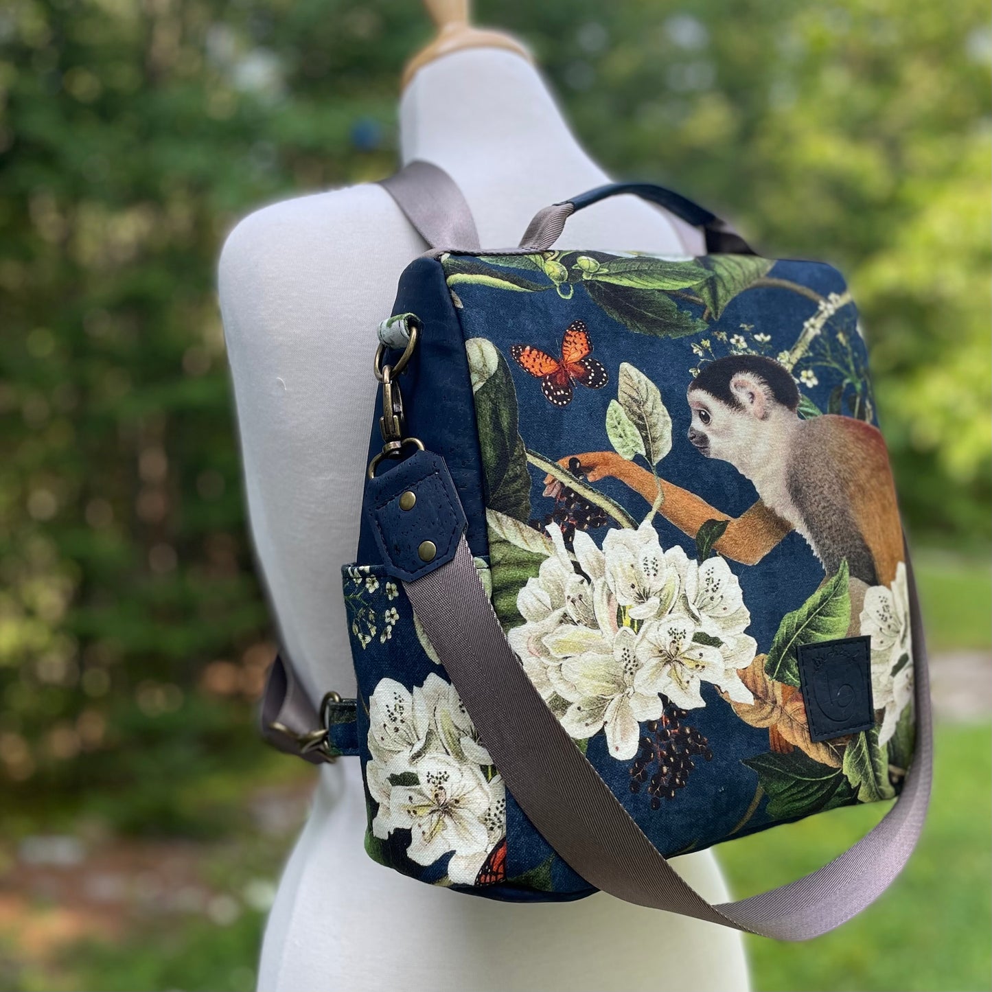 Le Gardien - Sac à dos à motif à motif de singe, liège bleu marin