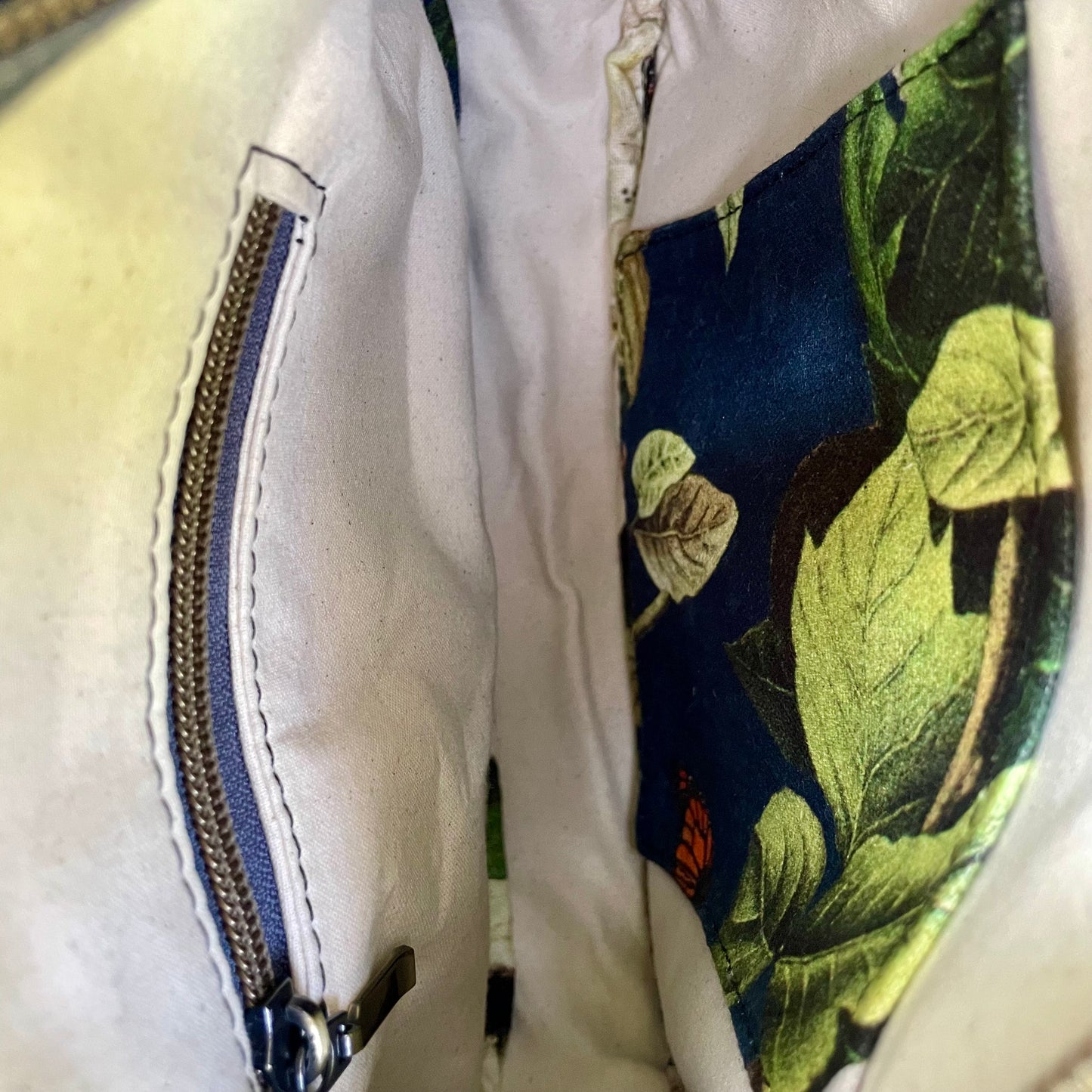Montréal petit format - Sac à main à motif de singe et d'oiseau et en liège bleu marin