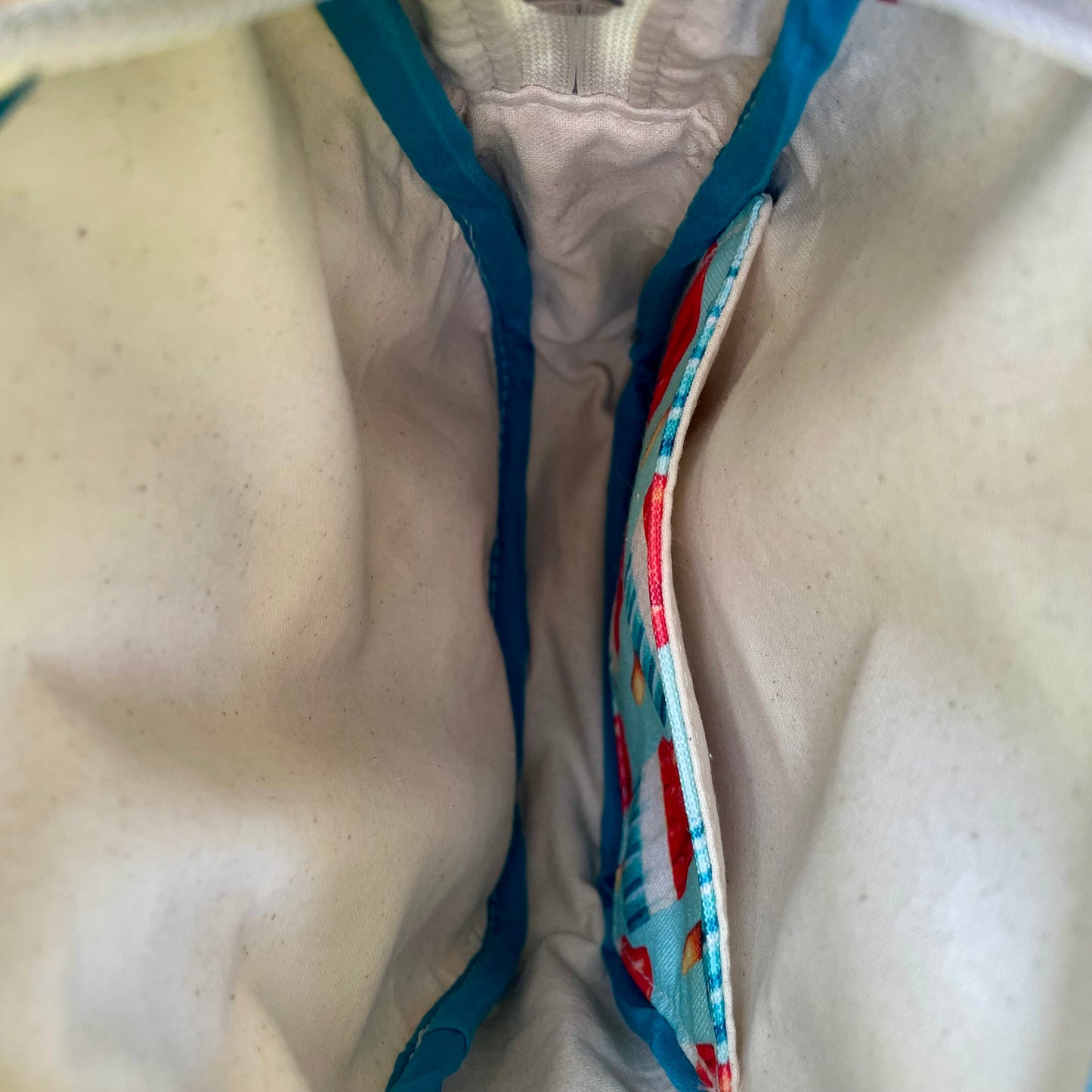 Sac bandoulière en liège naturel au devant en canevas à motif de popsicles