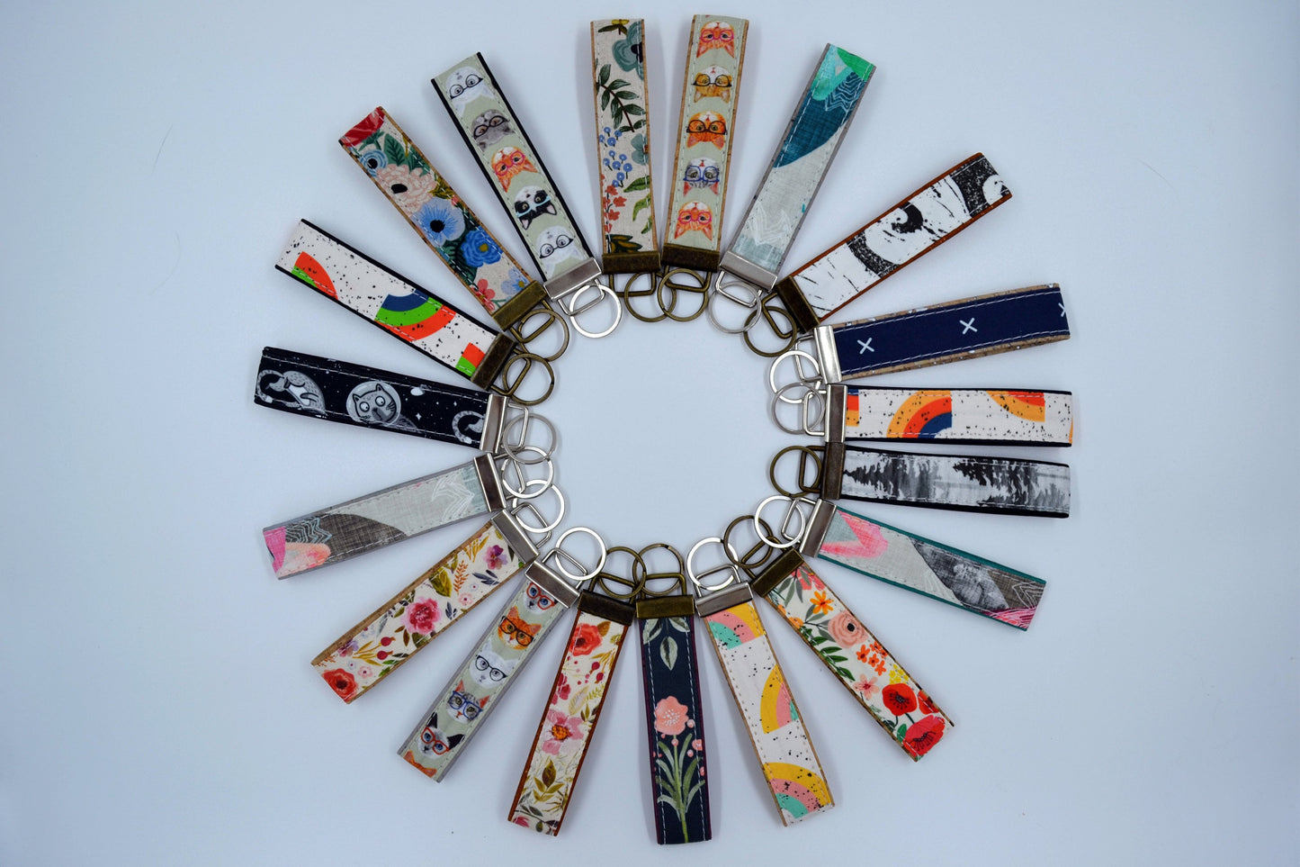 Porte-clé en coton à motifs de fleurs roses et bleues au liège naturel, porte-clef, trousseau, dragonne