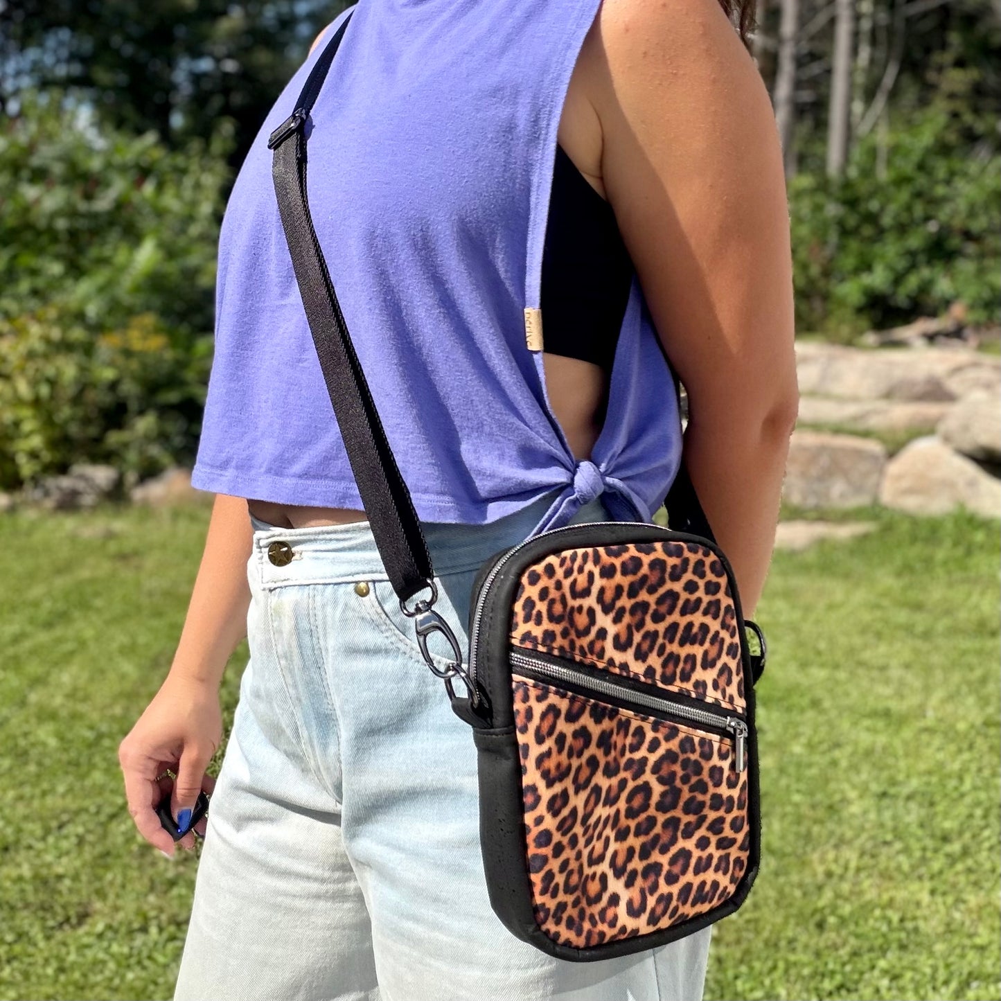 Black cork shoulder bag with leopard print canvas front