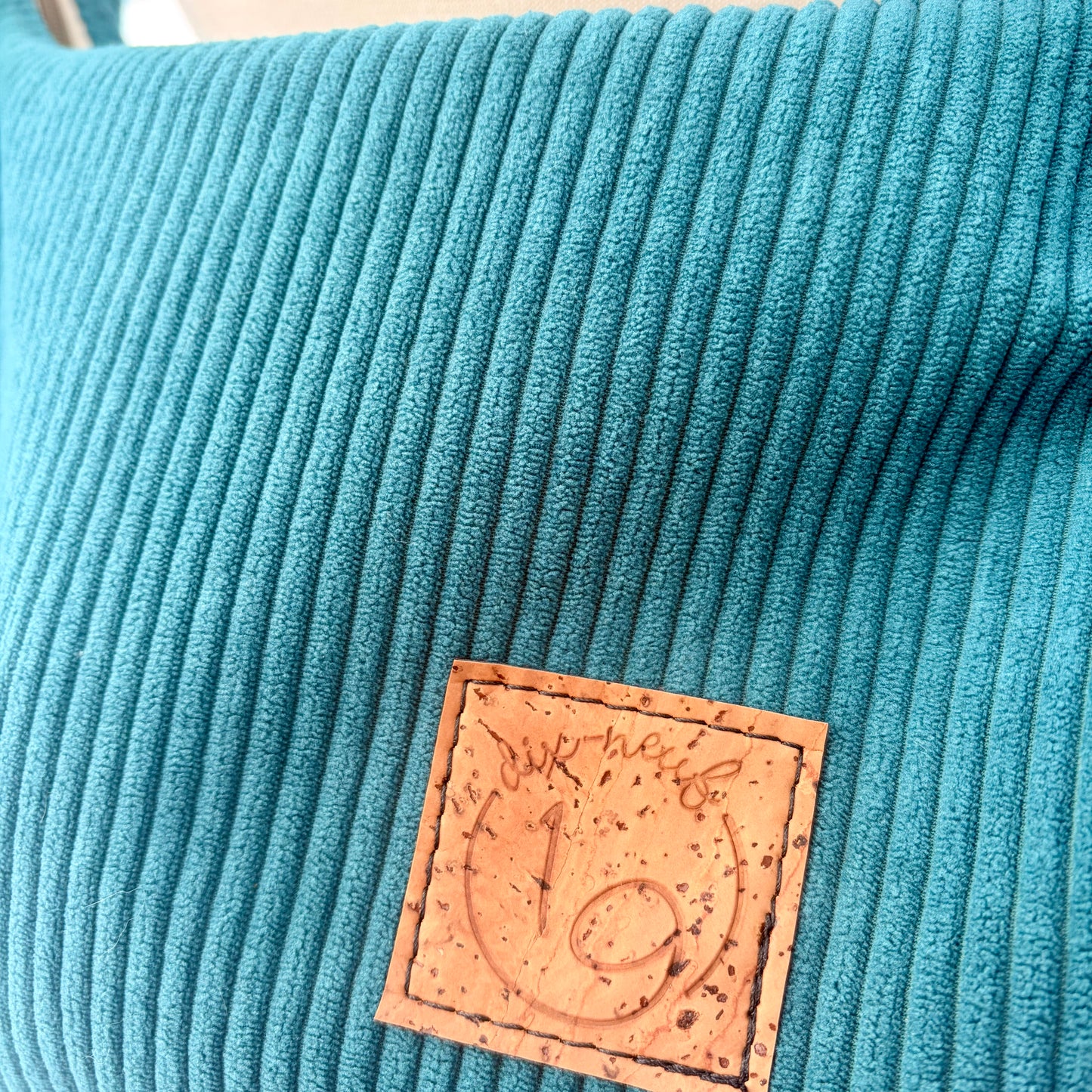 Le Charlevoix - Sac en demi-lune en corduroy uni bleu sarcelle