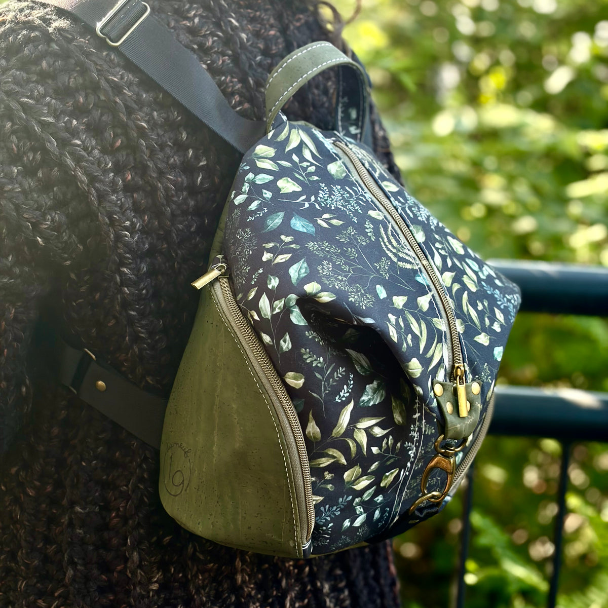 Sac à dos en canevas noir à motif de feuillage, liège vert