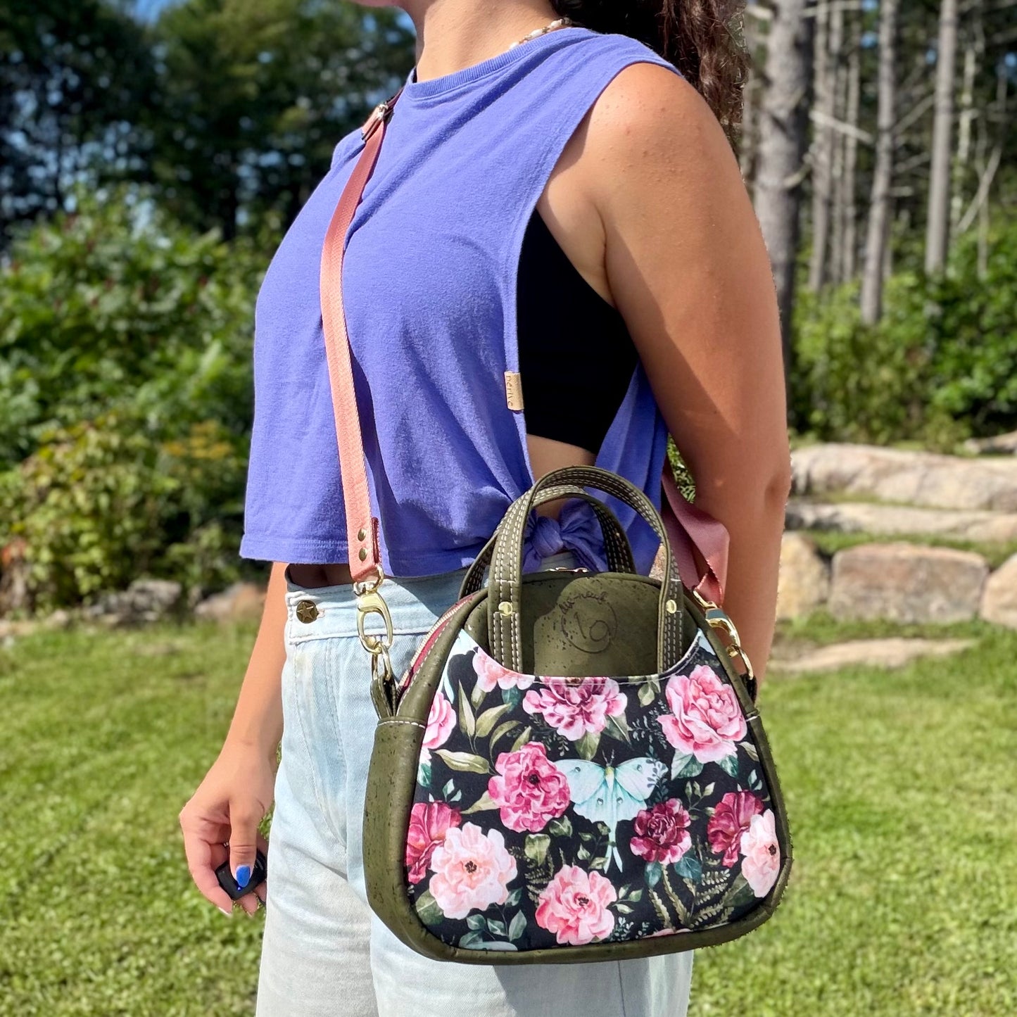 Montréal petit format - Sac à main à motif de papillon et de fleurs, liège vert