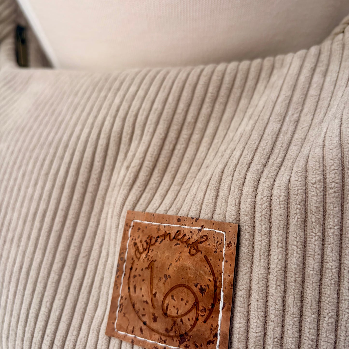 Le Charlevoix - Sac en demi-lune en corduroy uni beige