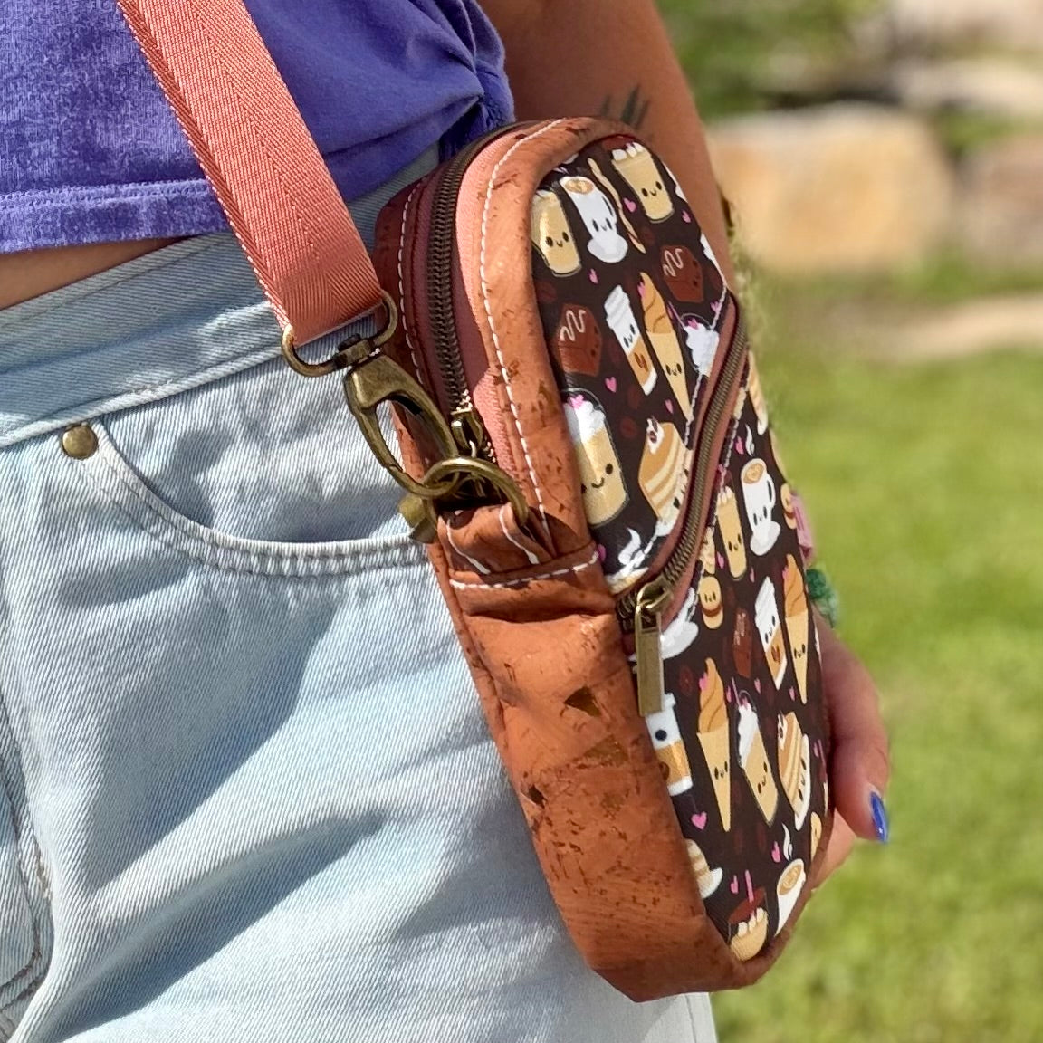 Sac bandoulière en canevas à motif de cafés et brownies, liège brun chocolat