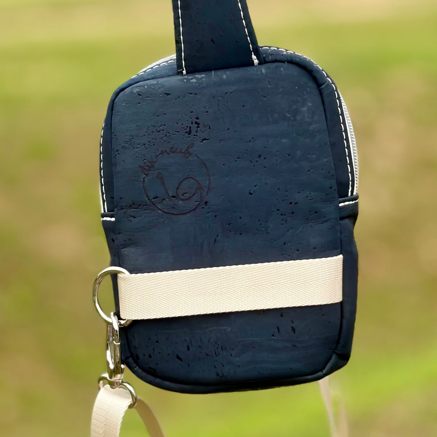 Sac de corps en canevas à motifs de fleurs bleues et roses, liège bleu marin