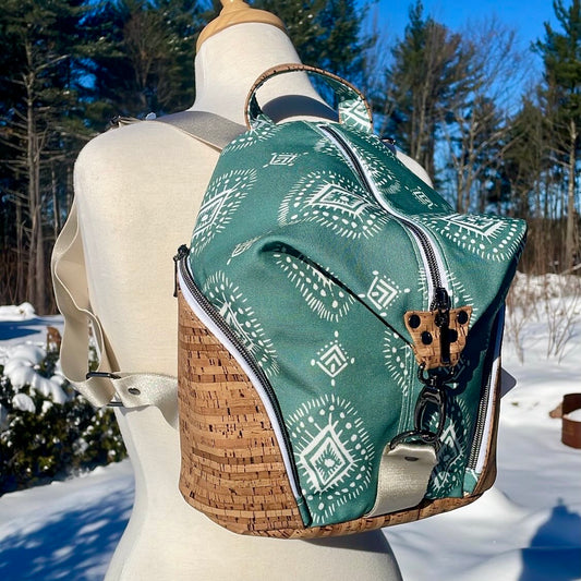 Sac à dos en canevas à motifs bohème et au liège naturel.