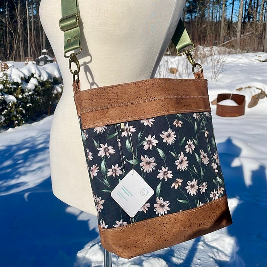 Sac en bandoulière à motifs de fleurs, liège brun pâle.