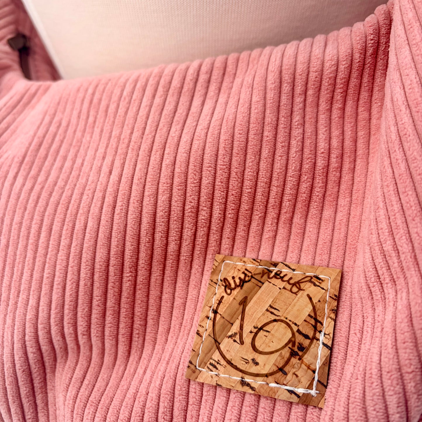 Le Charlevoix - Sac en demi-lune en corduroy uni rose