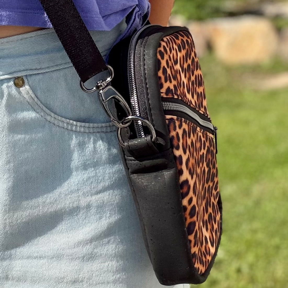 Black cork shoulder bag with leopard print canvas front