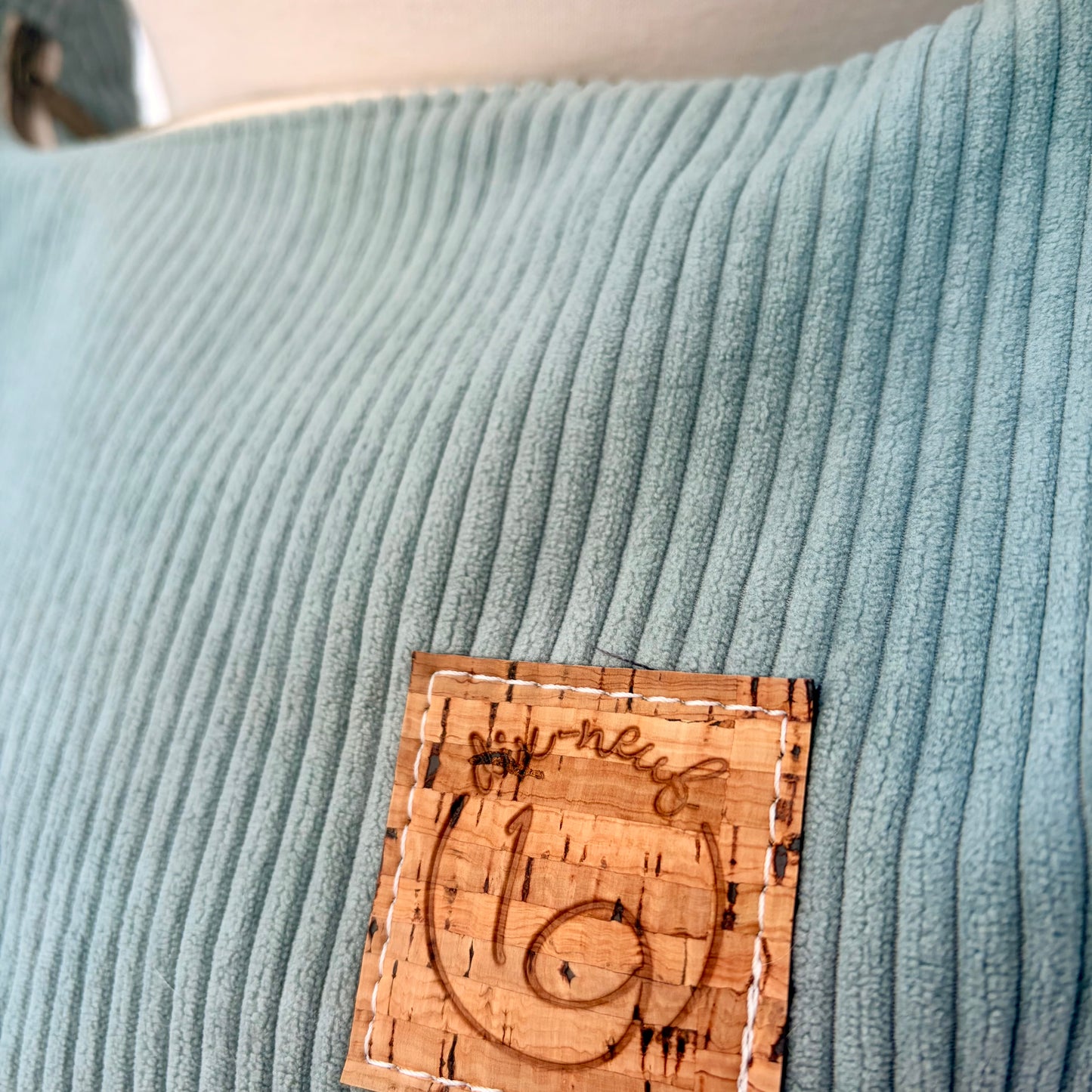 Le Charlevoix - Sac en demi-lune en corduroy uni bleu pâle