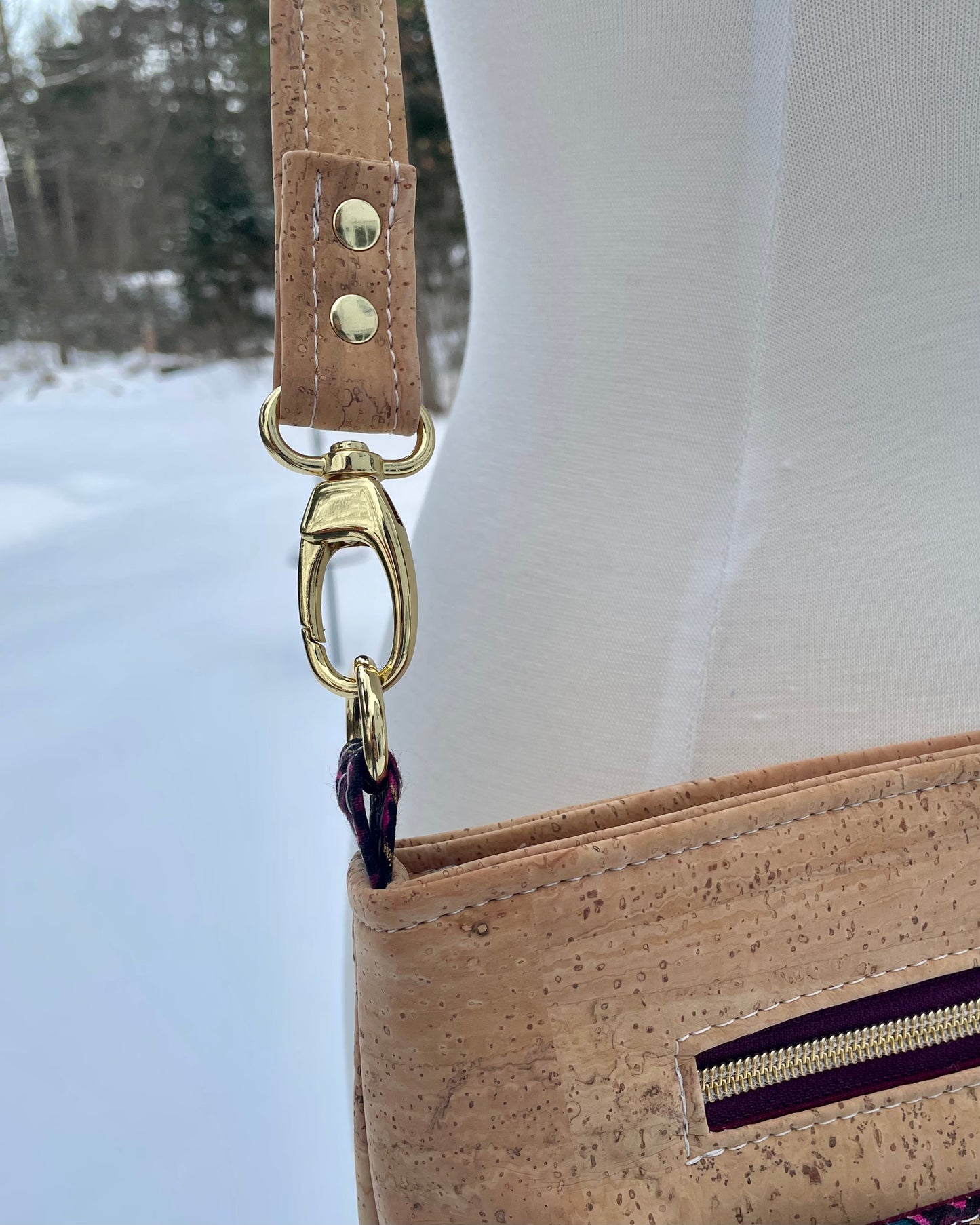 Petit sac en bandoulière à motif de papillons, liège naturel.