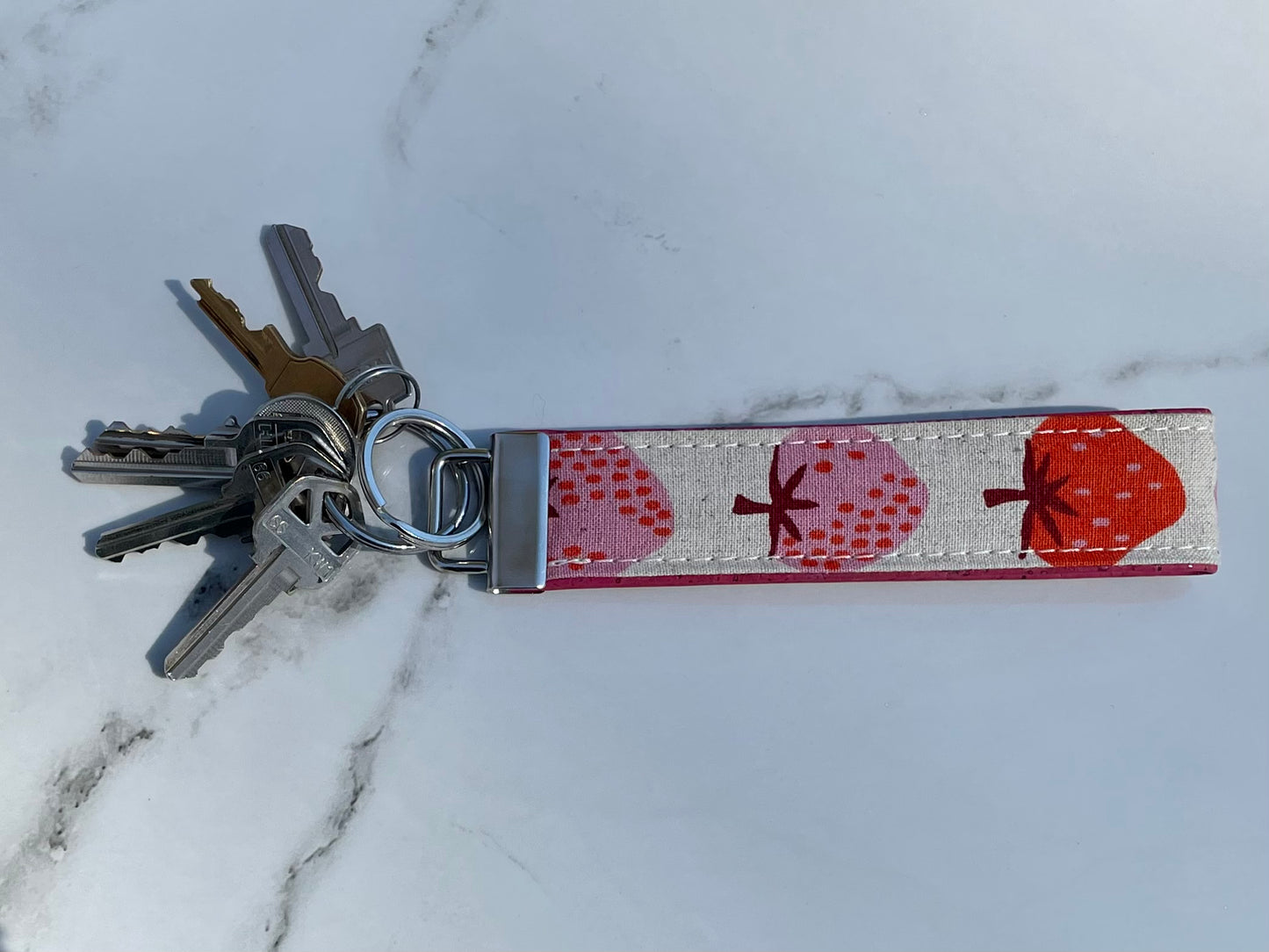 Porte-clé en coton à motifs de fraises en liège, porte-clef, trousseau, dragonne